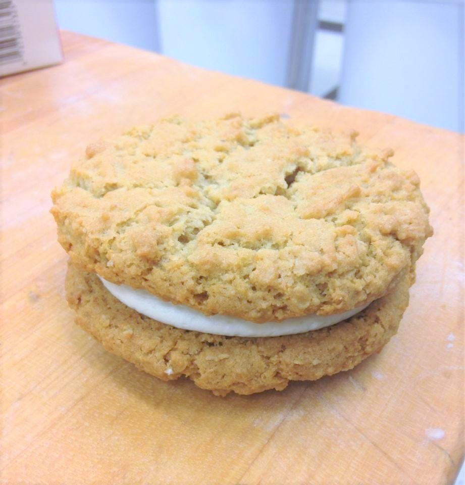 Oatmeal cream pie cookies