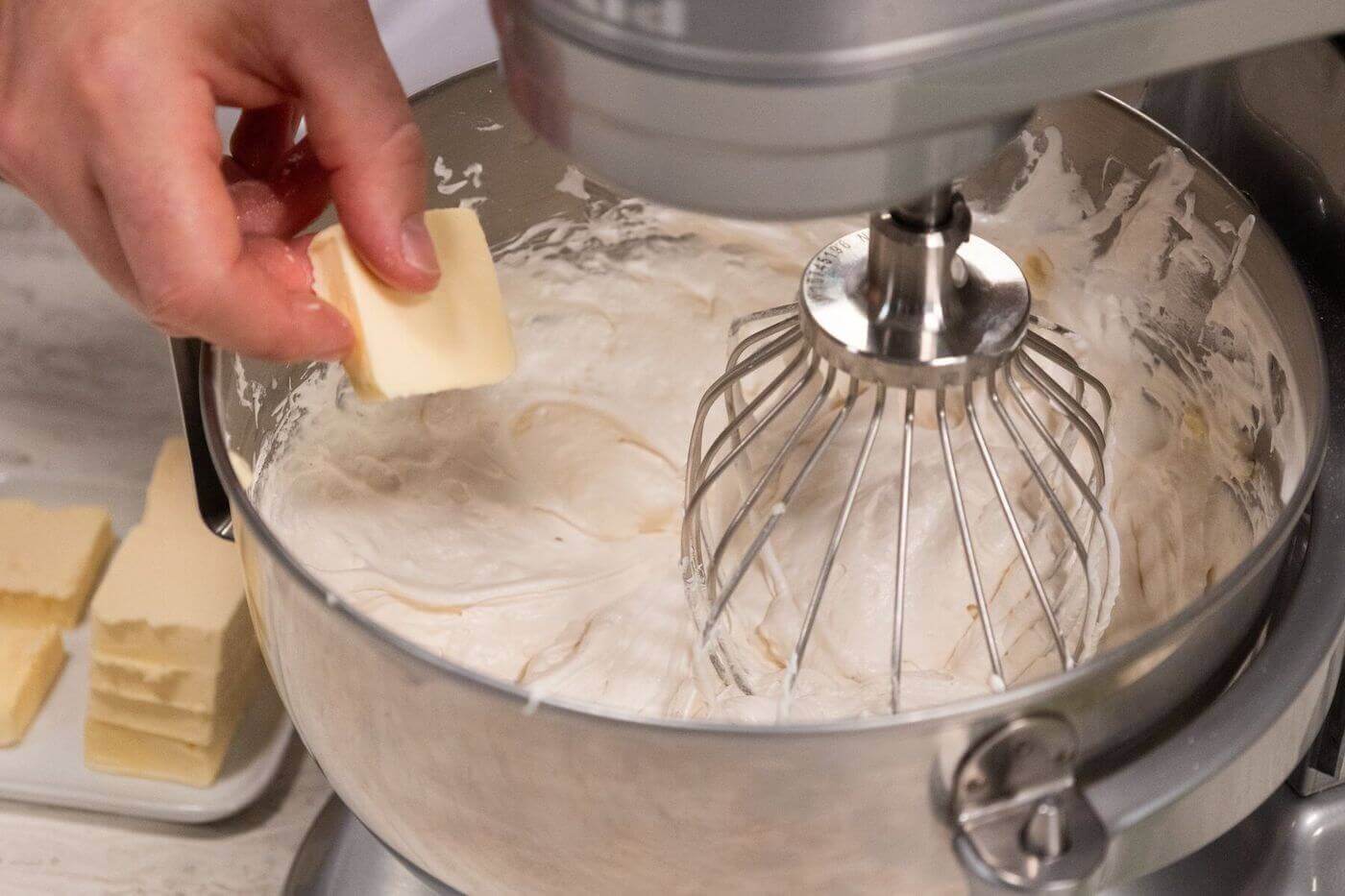 When to Use an Electric Mixer and When to Use Your Hands - Escoffier