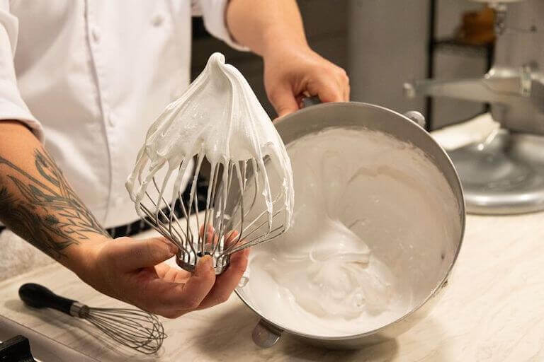 When to Use an Electric Mixer and When to Use Your Hands - Escoffier