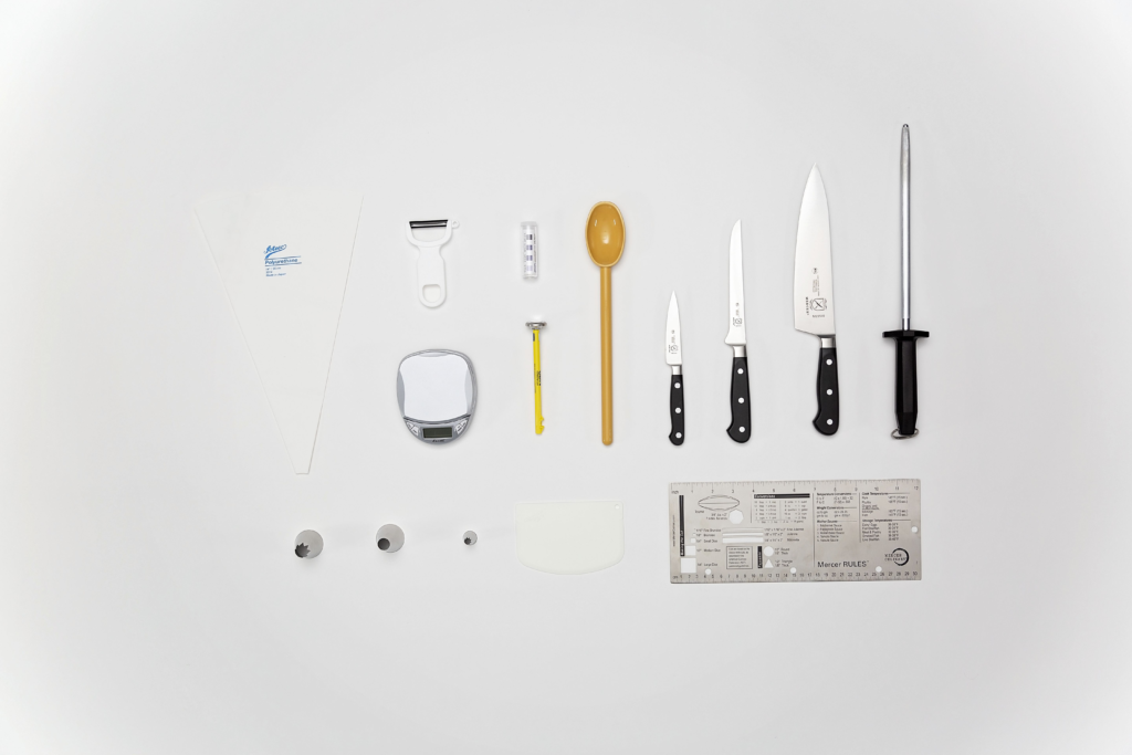 Knife, knives, sharpener, peeler, spoon and other tools in an Online Toolkit