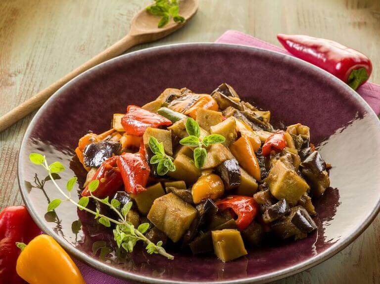 Seitan stew with eggplant and peppers