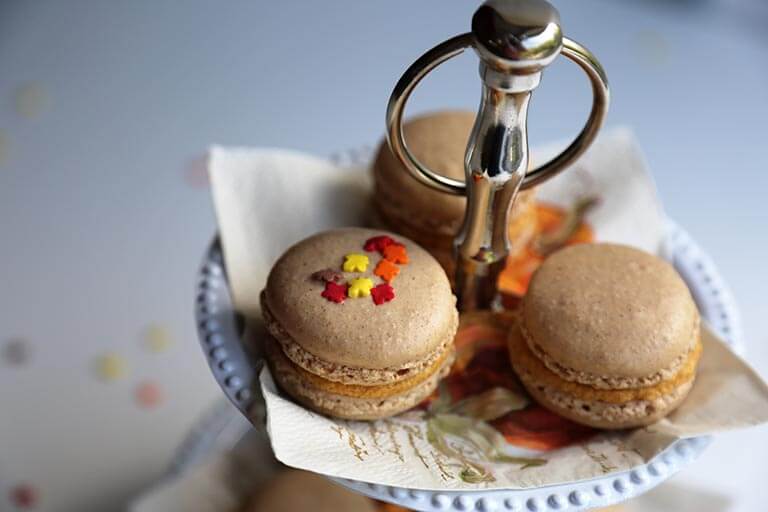 Pumpkin spice macaron recipe