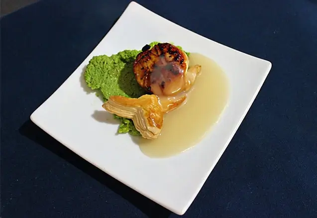 Seared Scallop, Pea Pesto & Vermouth Beurre Blanc