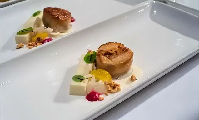 seared scallop with cauliflower cream