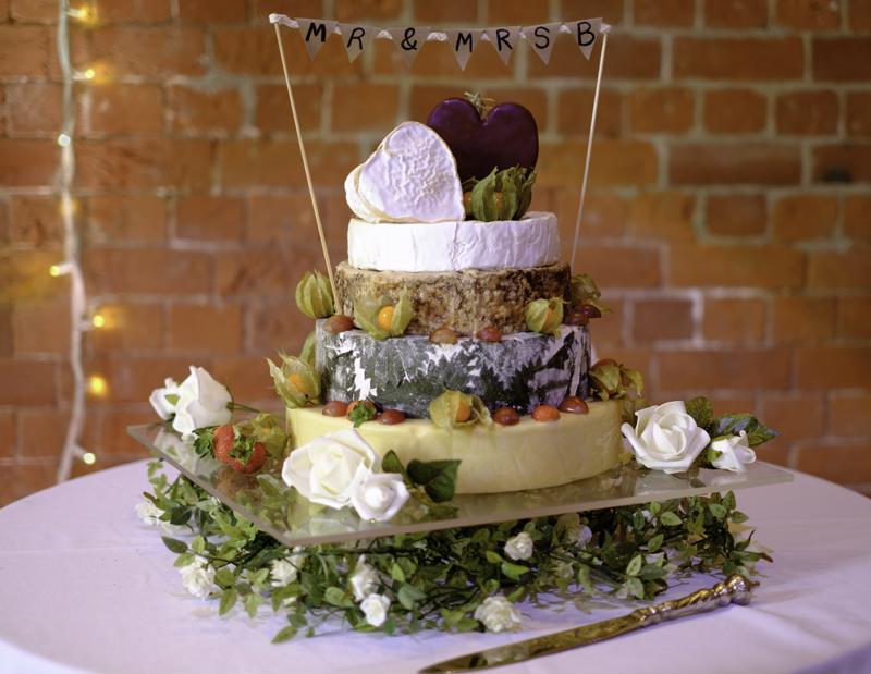 The cheesiest of cheesecakes are making wedding cameos in 2019.